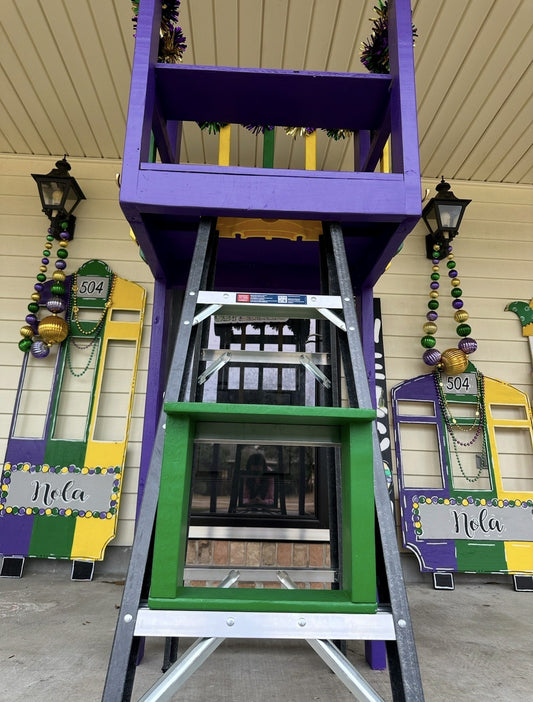 Mardi Gras Foot Platform
